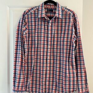 Gap men’s large, classic fit shirt.